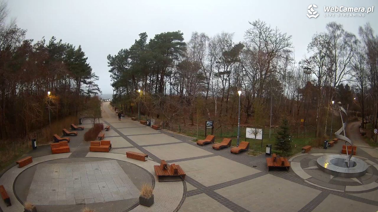Dziwnówek - widok na deptak - 27 grudzień 2025, 08:26