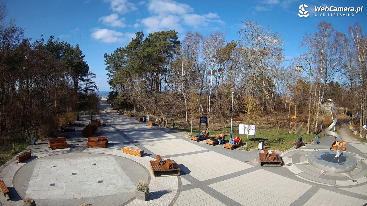 Dziwnówek - widok na deptak - 29 marzec 2026, 15:38