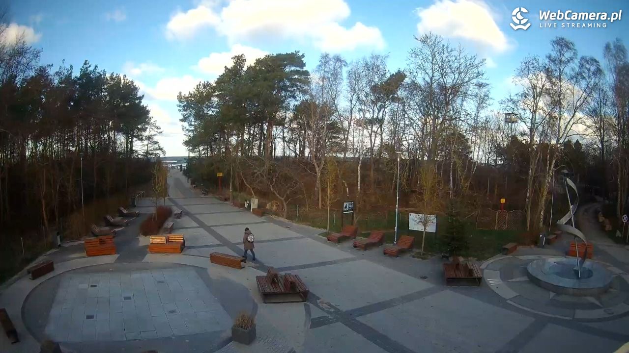Dziwnówek - widok na deptak - 30 grudzień 2025, 11:53