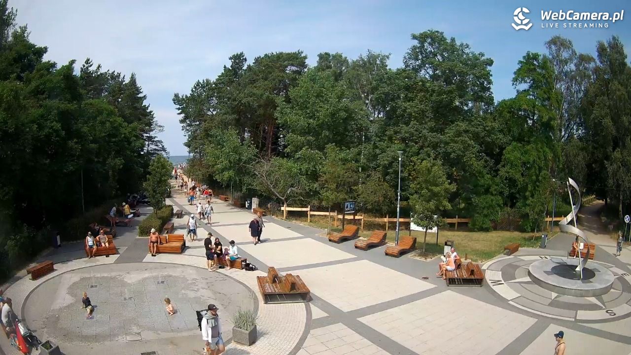 Dziwnówek - widok na deptak - 28 czerwiec 2026, 13:47