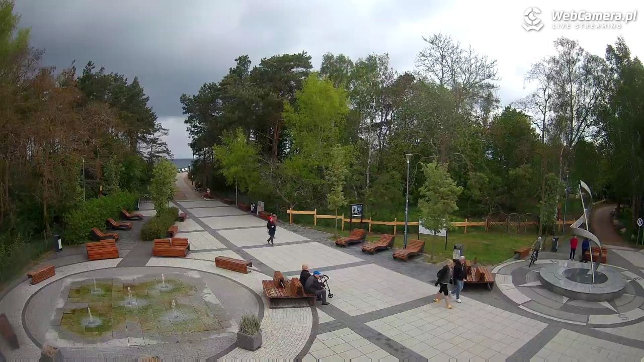 Dziwnówek - widok na deptak - 14 maj 2026, 11:50