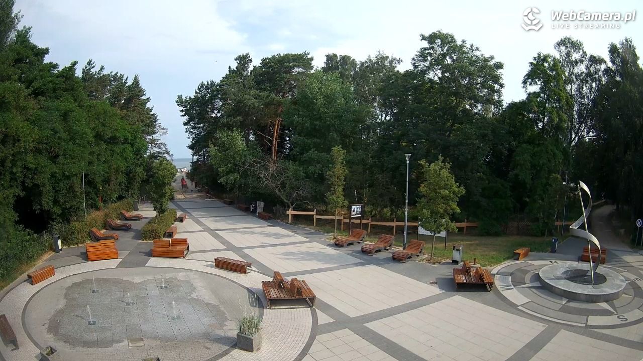 Dziwnówek - widok na deptak - 28 czerwiec 2026, 08:45
