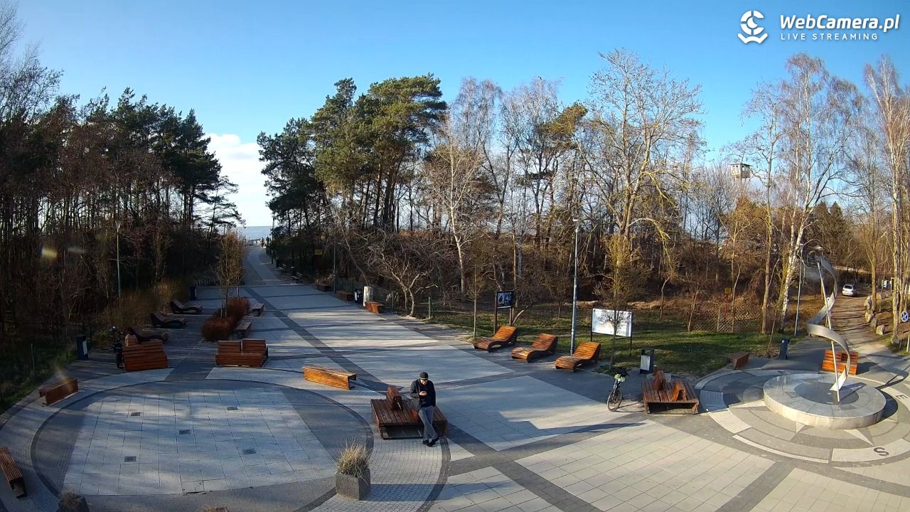 Dziwnówek - widok na deptak - 29 marzec 2026, 17:30