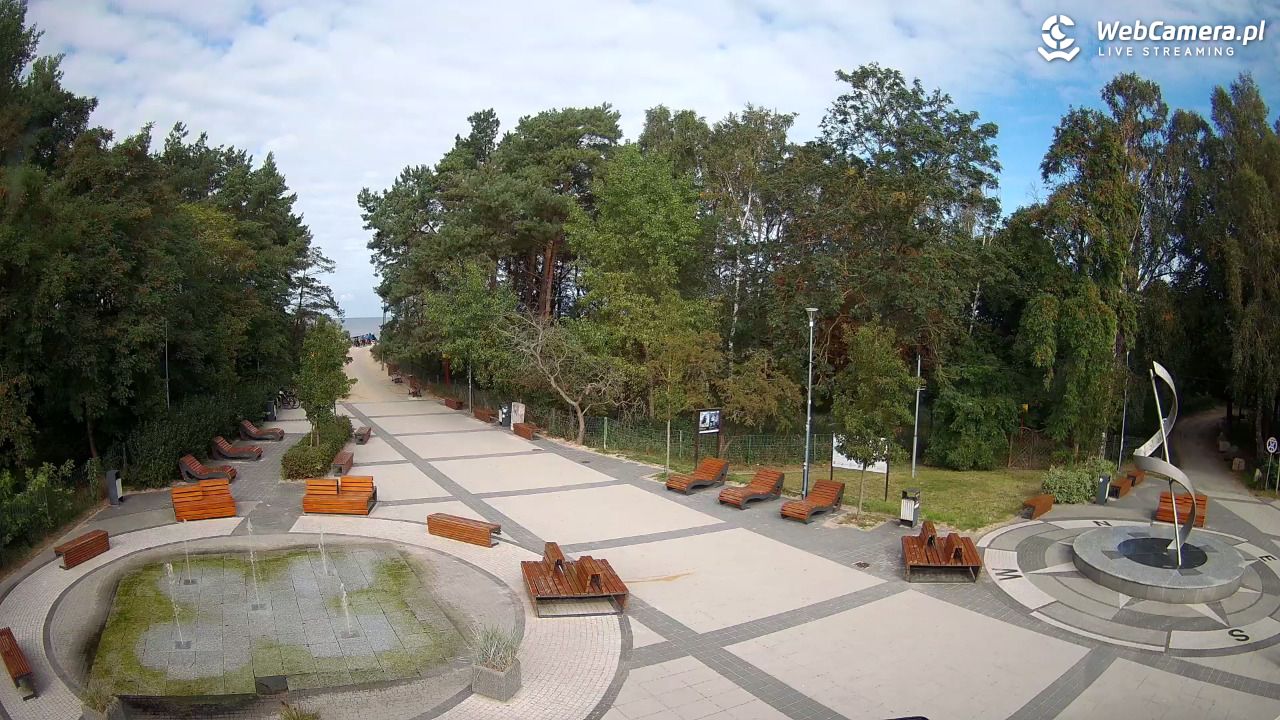 Dziwnówek - widok na deptak - 30 wresień 2025, 11:43