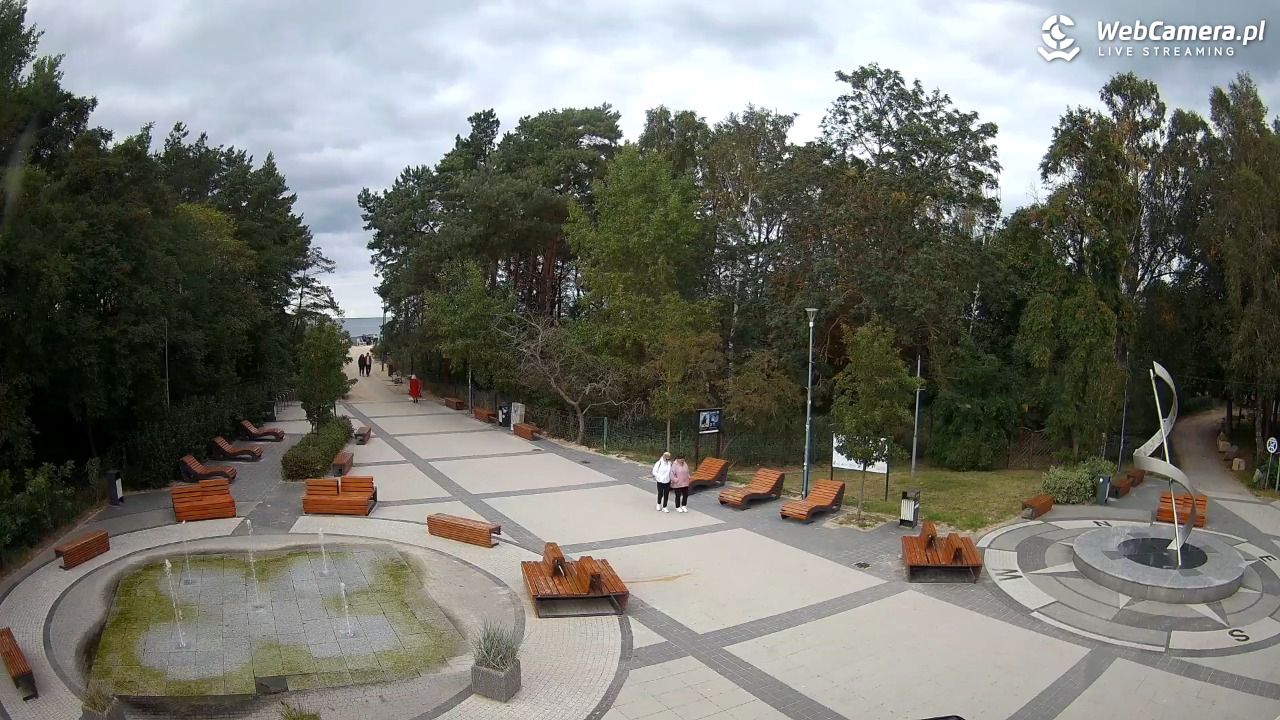 Dziwnówek - widok na deptak - 30 wresień 2025, 15:16
