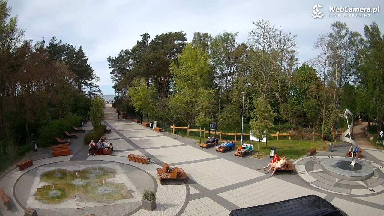 Dziwnówek - widok na deptak - 15 maj 2026, 16:05
