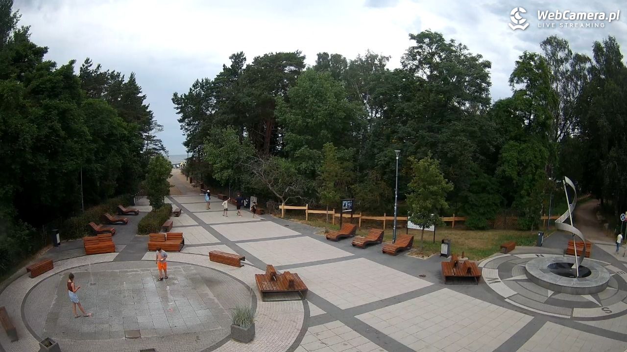 Dziwnówek - widok na deptak - 29 czerwiec 2026, 16:26