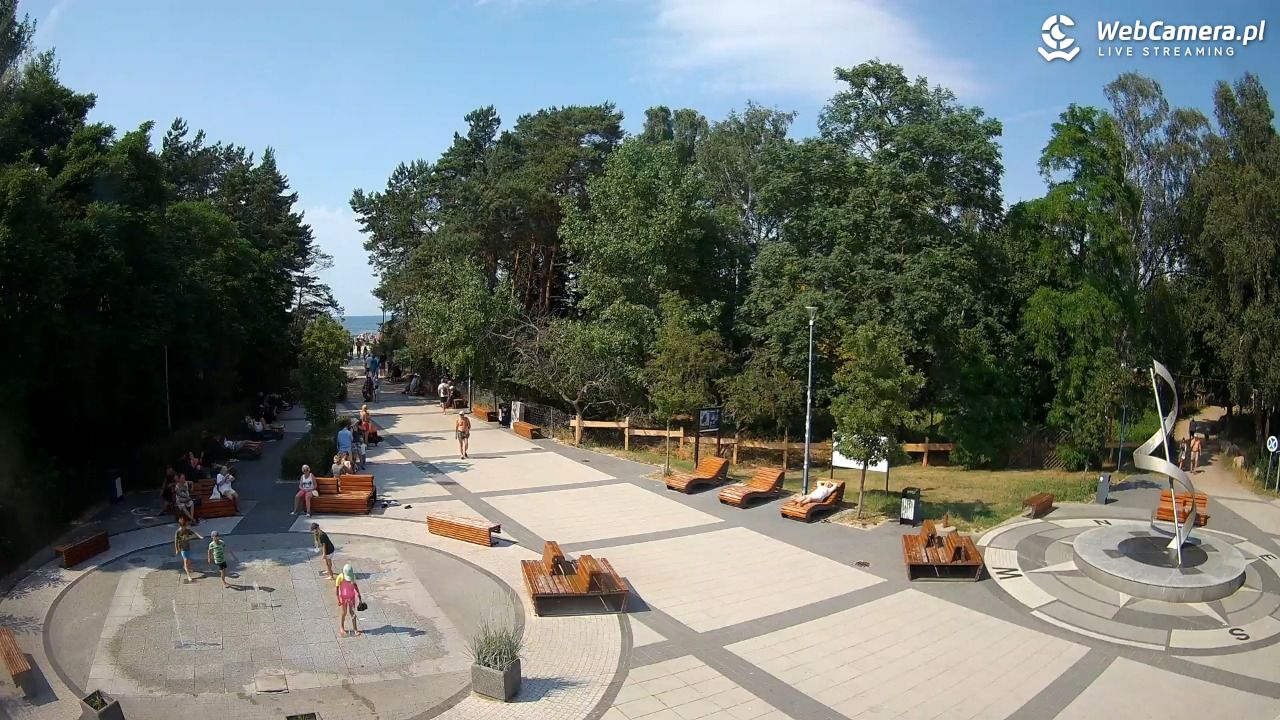 Dziwnówek - widok na deptak - 28 czerwiec 2026, 15:46