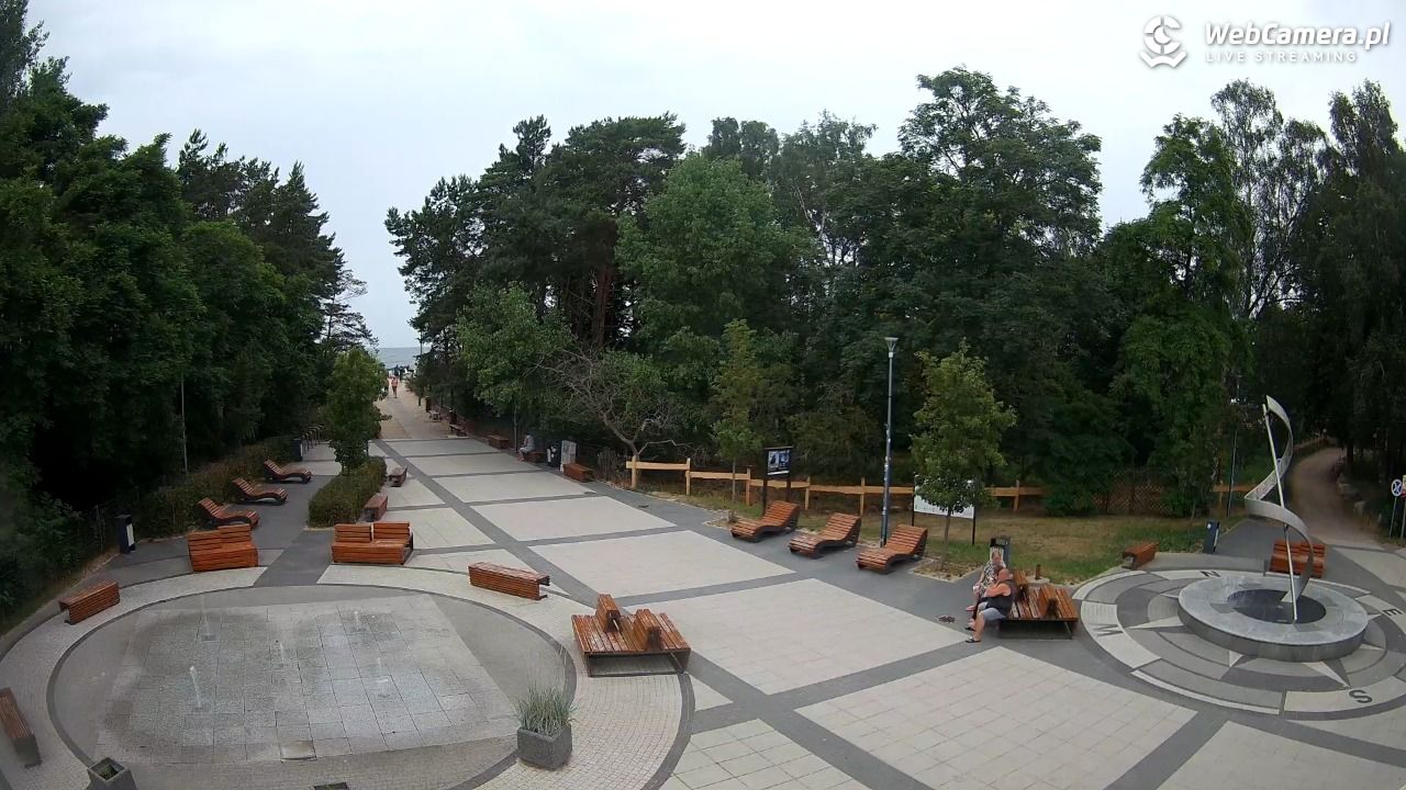 Dziwnówek - widok na deptak - 29 czerwiec 2026, 15:26