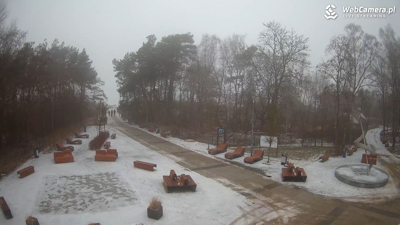 Dziwnówek - widok na deptak - 11 luty 2026, 16:08