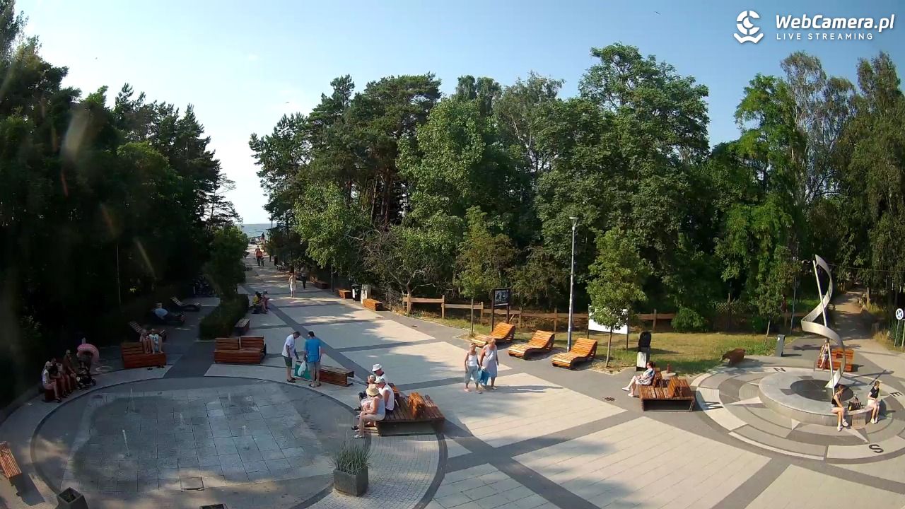 Dziwnówek - widok na deptak - 28 czerwiec 2026, 17:11