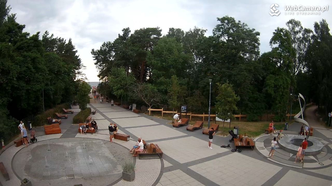 Dziwnówek - widok na deptak - 29 czerwiec 2026, 18:46