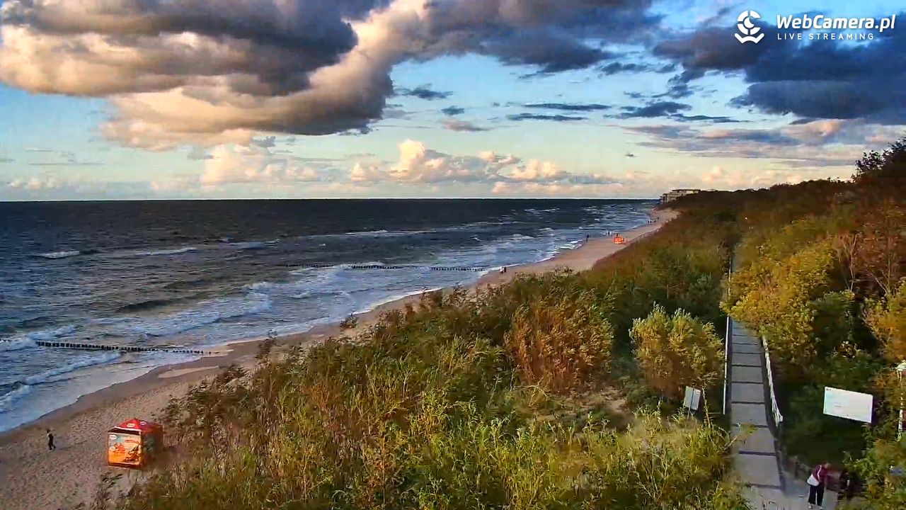 DZIWNÓW  - widok na plażę - 22 sierpień 2026, 19:17