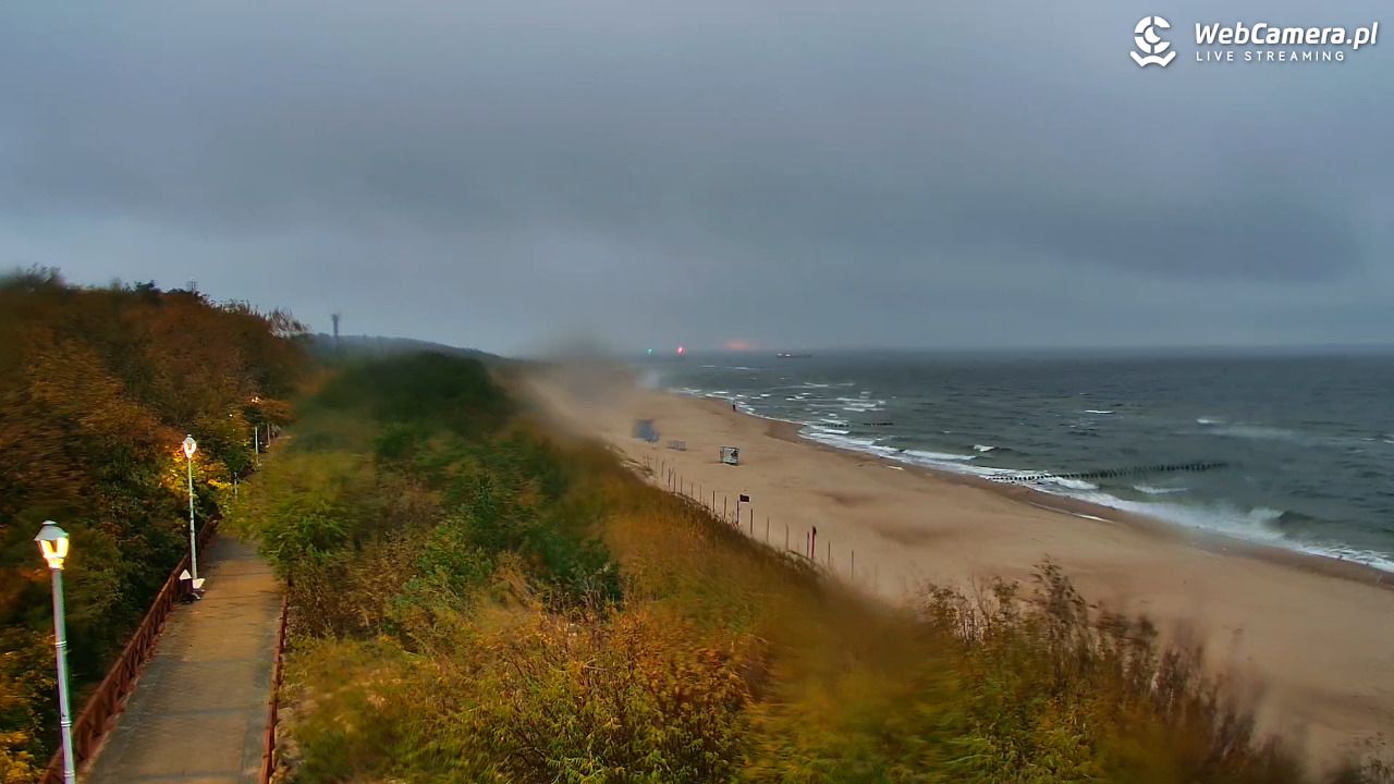 DZIWNÓW  - widok na plażę - 02 październik 2026, 18:36