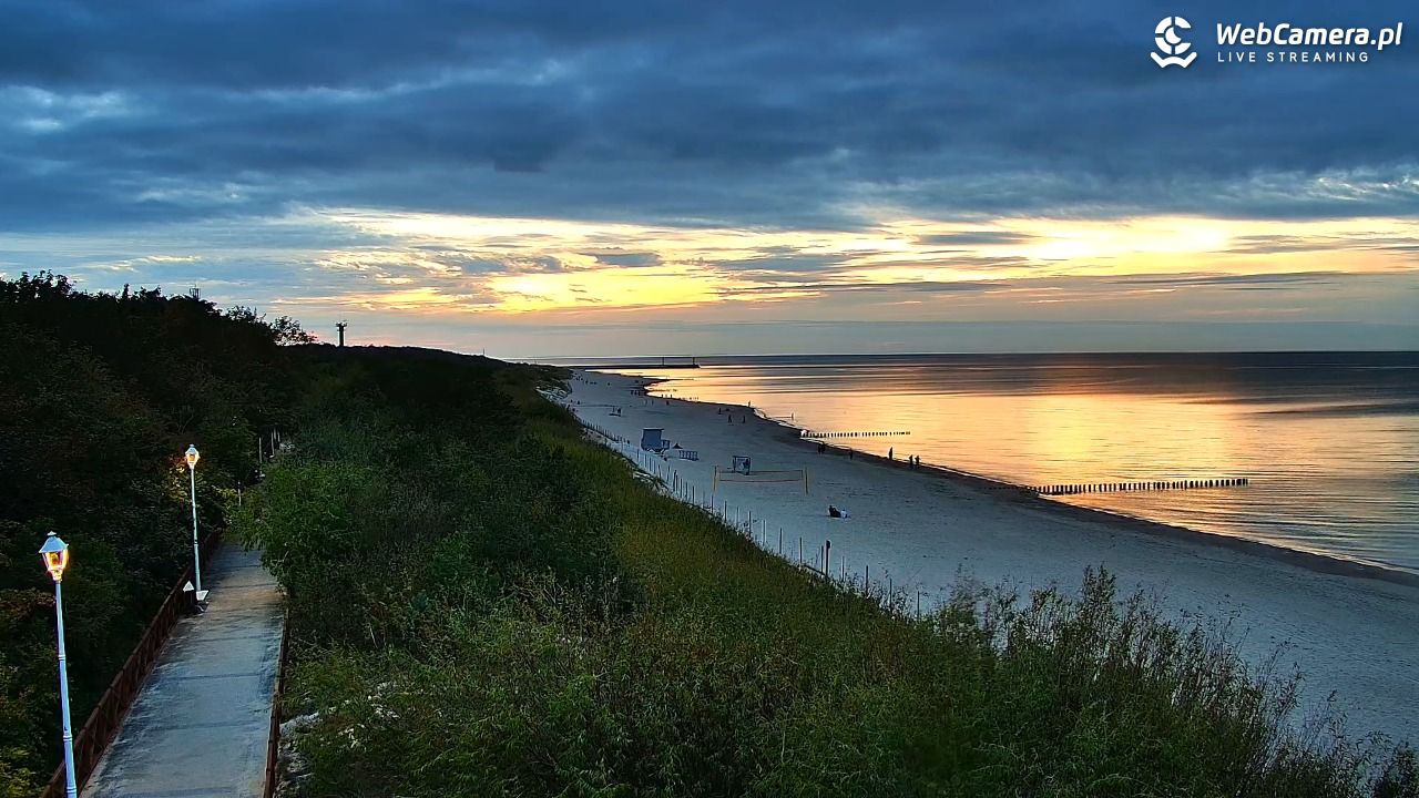 DZIWNÓW  - widok na plażę - 15 wresień 2026, 19:20