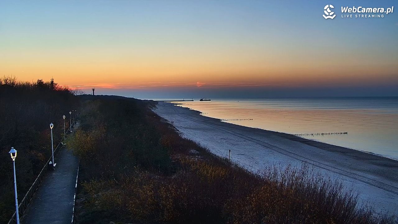 DZIWNÓW  - widok na plażę - 07 listopad 2025, 16:23