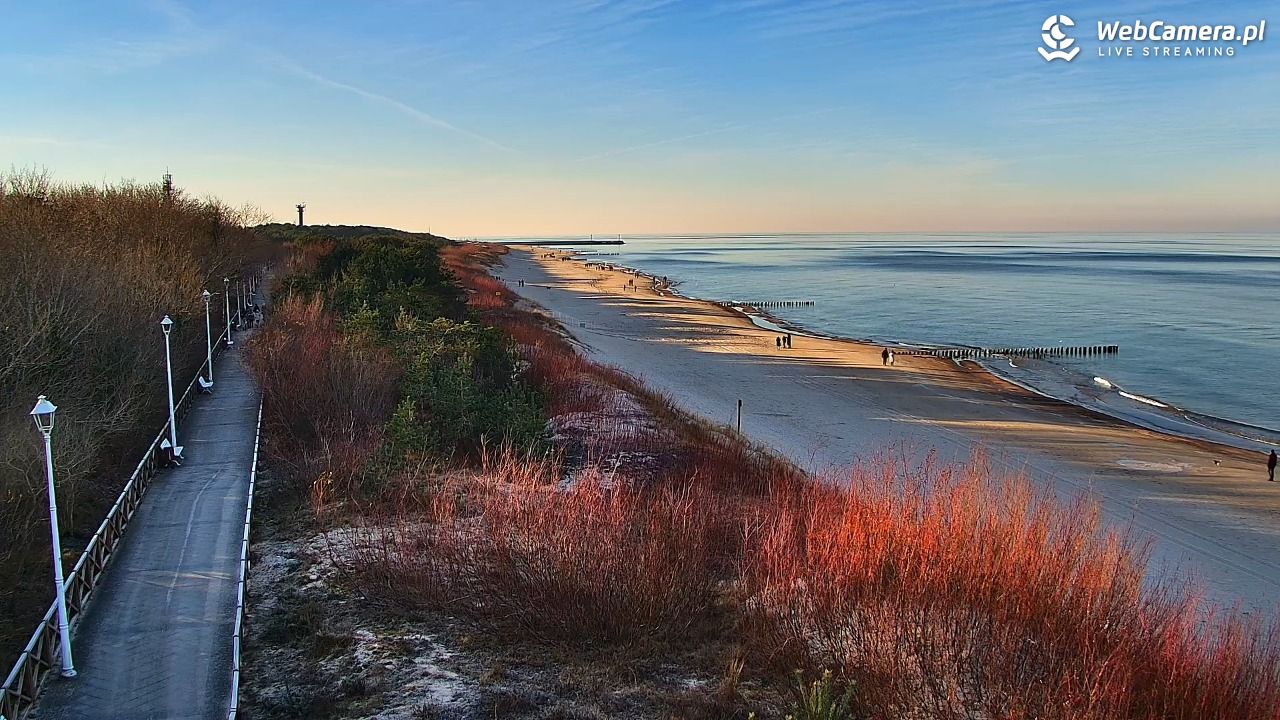 DZIWNÓW  - widok na plażę - 25 grudzień 2025, 12:39