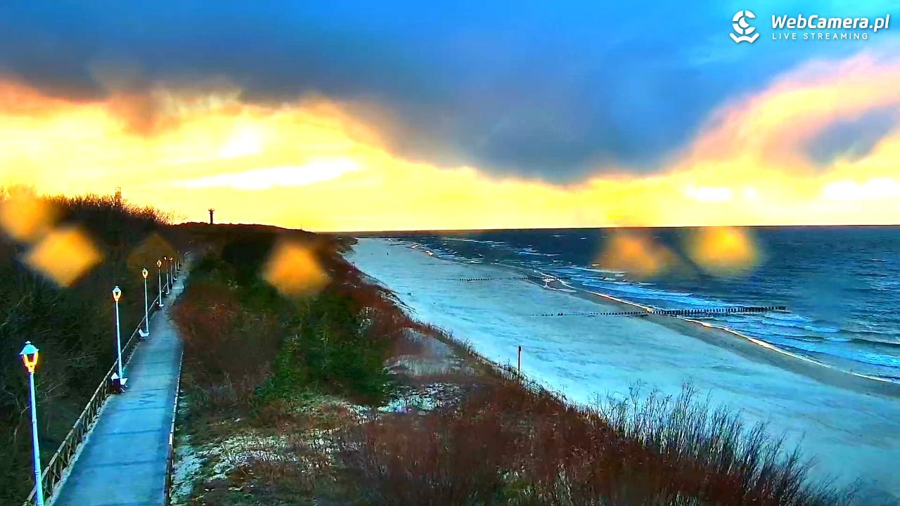 DZIWNÓW  - widok na plażę - 25 marzec 2026, 18:20