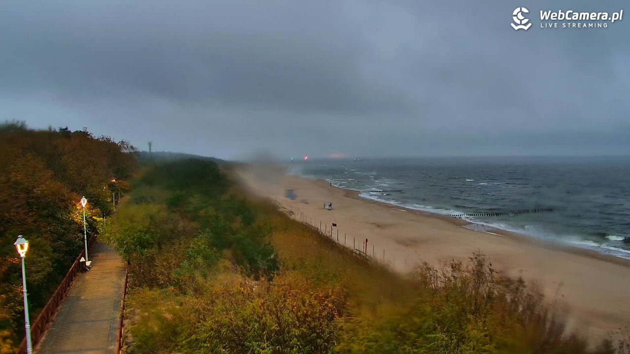 DZIWNÓW  - widok na plażę - 02 październik 2026, 18:38