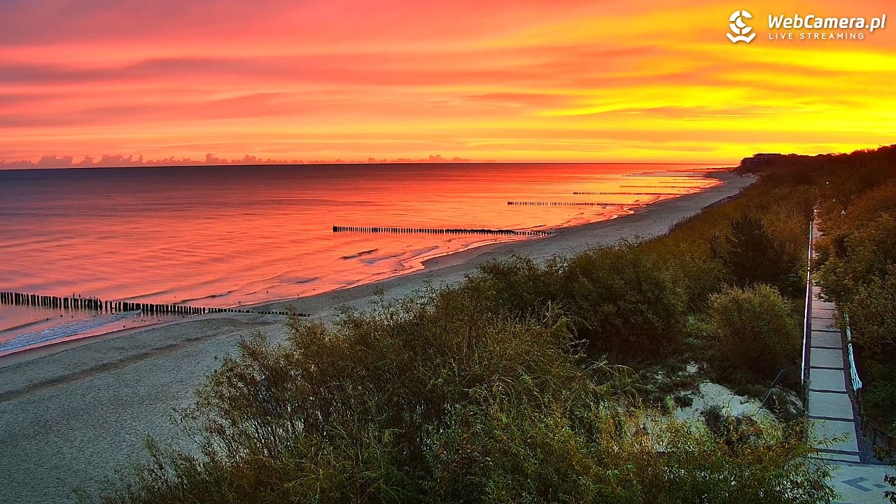 DZIWNÓW  - widok na plażę - 15 wresień 2025, 06:30
