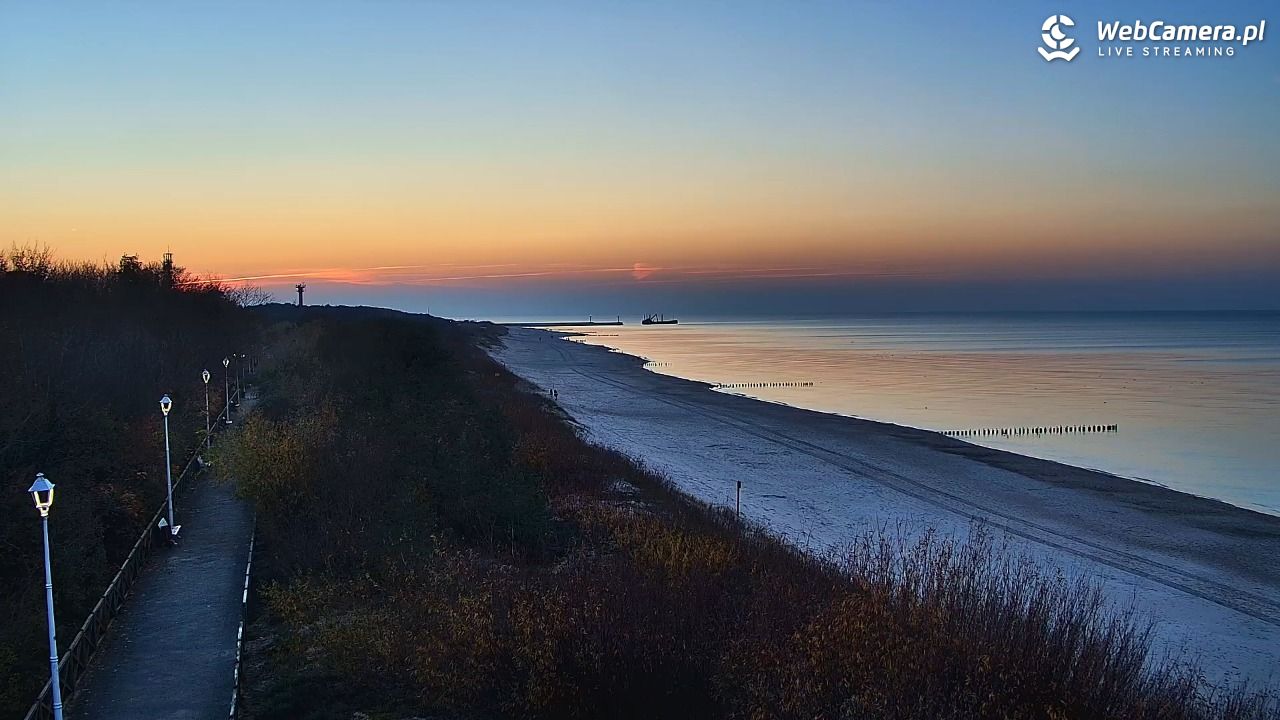 DZIWNÓW  - widok na plażę - 07 listopad 2025, 16:23