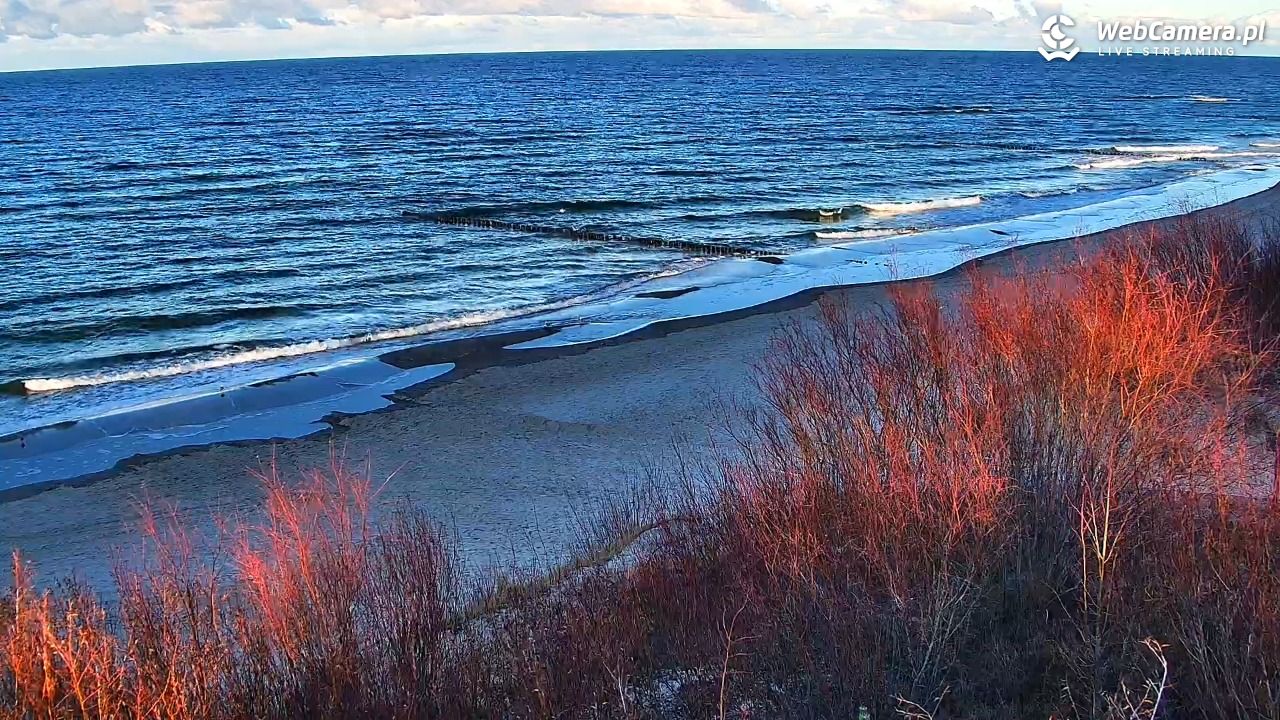 DZIWNÓW  - widok na plażę - 23 grudzień 2025, 13:45