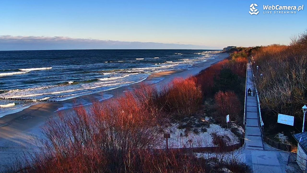 DZIWNÓW  - widok na plażę - 24 grudzień 2025, 12:21