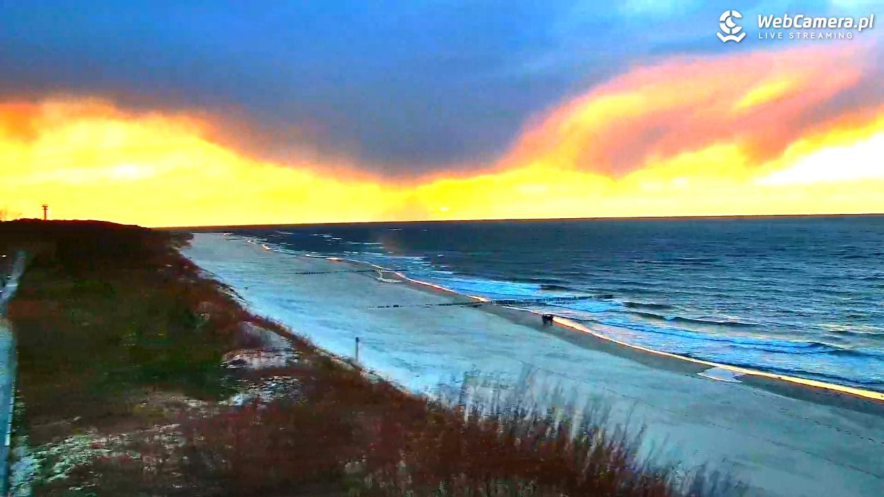 DZIWNÓW  - widok na plażę - 25 marzec 2026, 18:19