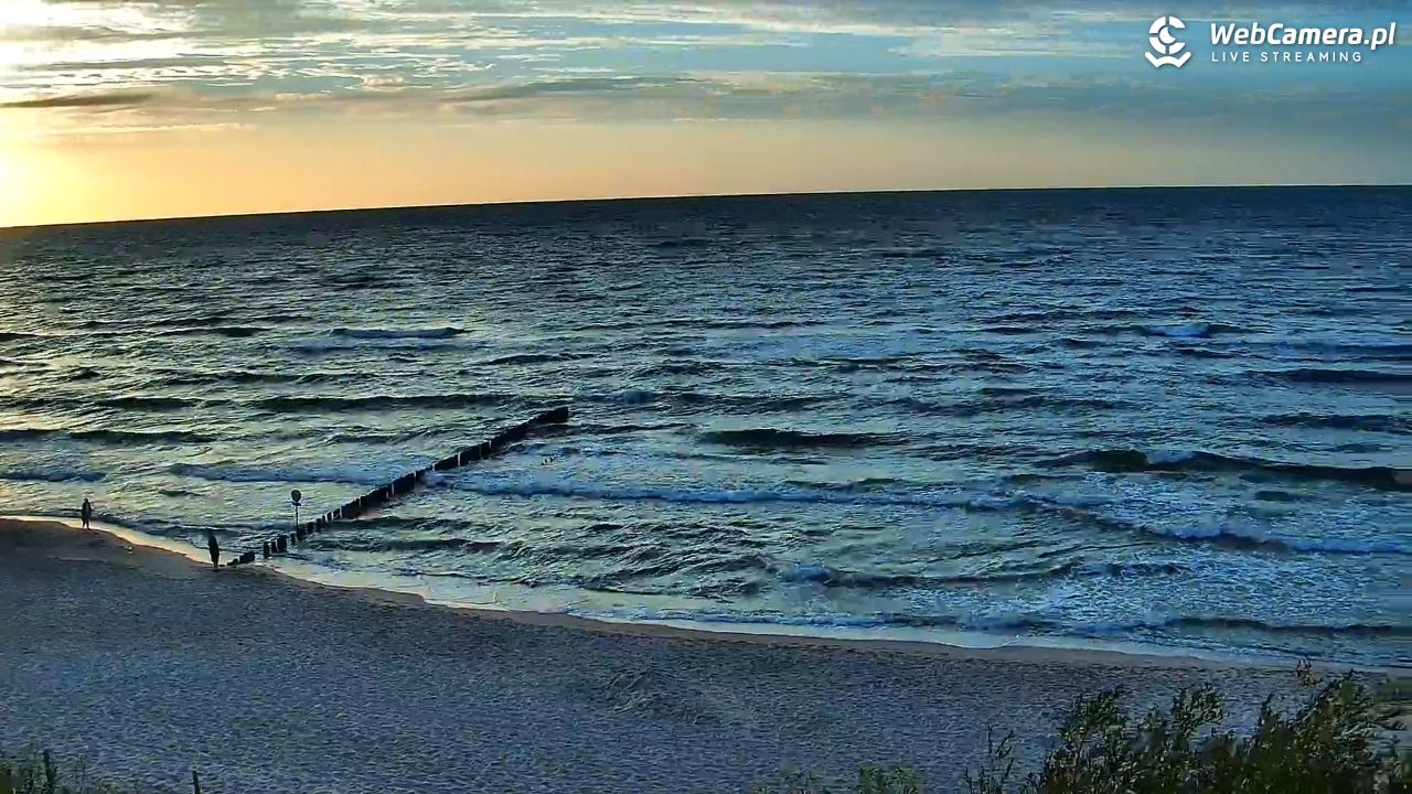 DZIWNÓW  - widok na plażę - 06 sierpień 2026, 20:13