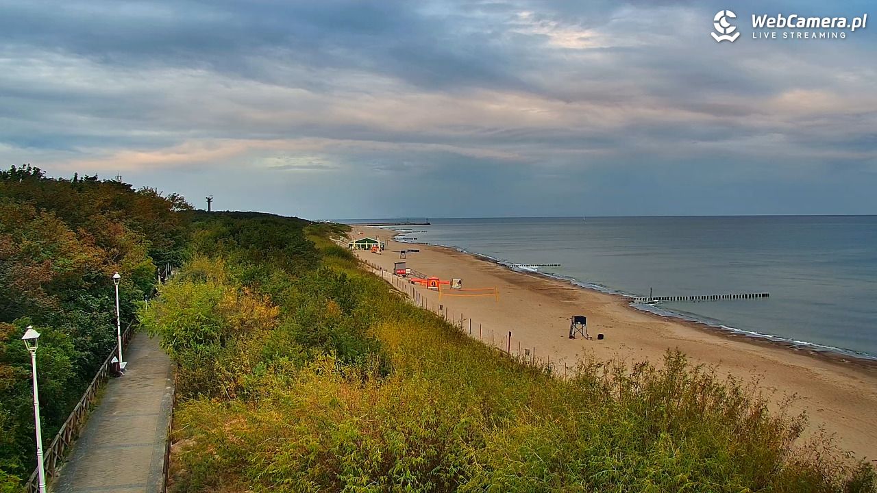 DZIWNÓW  - widok na plażę - 19 sierpień 2026, 06:11