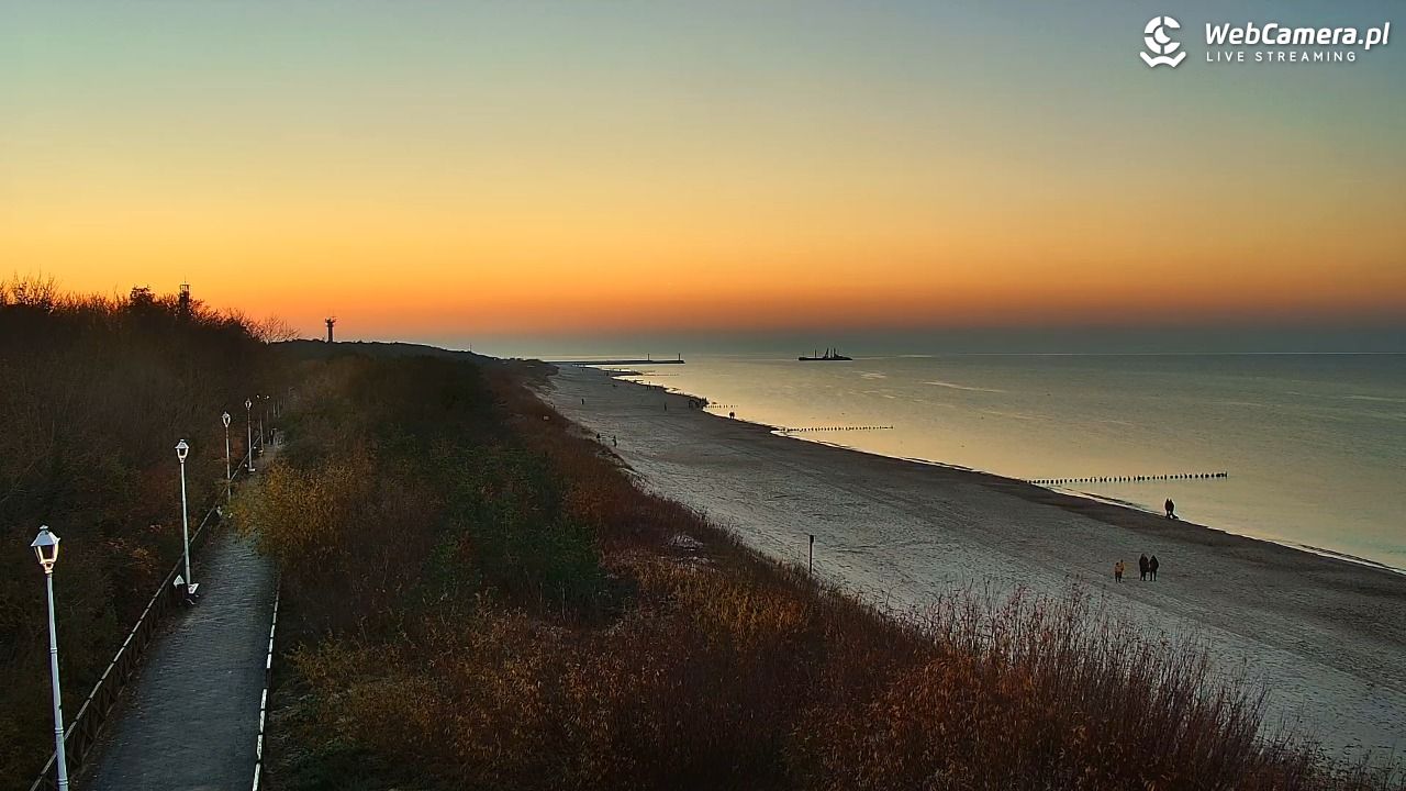 DZIWNÓW  - widok na plażę - 08 listopad 2025, 16:12
