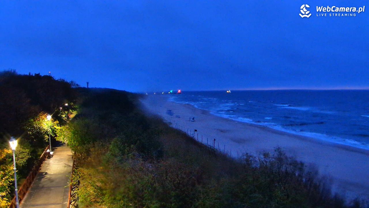 DZIWNÓW  - widok na plażę - 02 październik 2026, 19:03