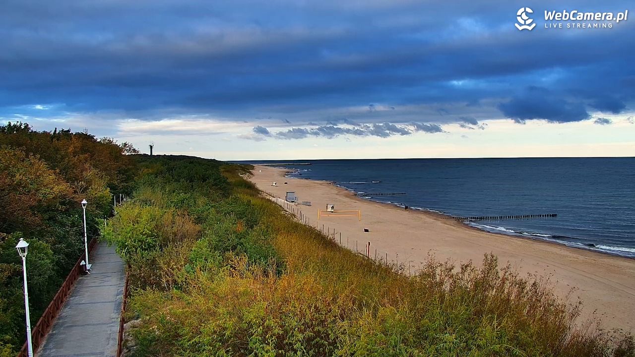 DZIWNÓW  - widok na plażę - 18 wresień 2026, 08:04