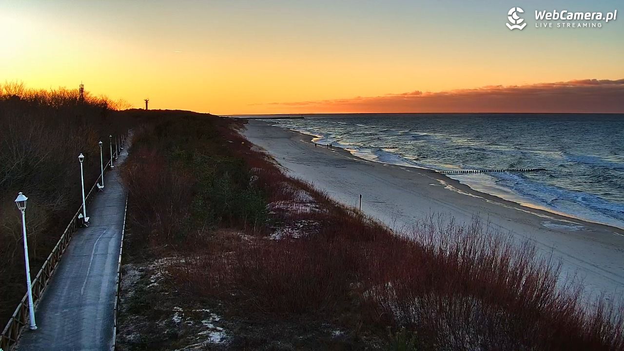 DZIWNÓW  - widok na plażę - 24 grudzień 2025, 15:27
