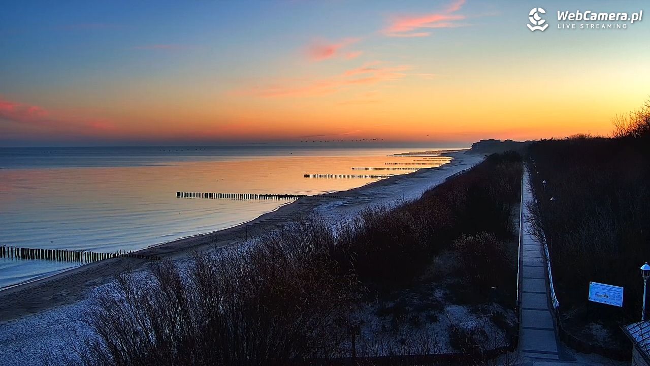 DZIWNÓW  - widok na plażę - 18 marzec 2026, 05:54