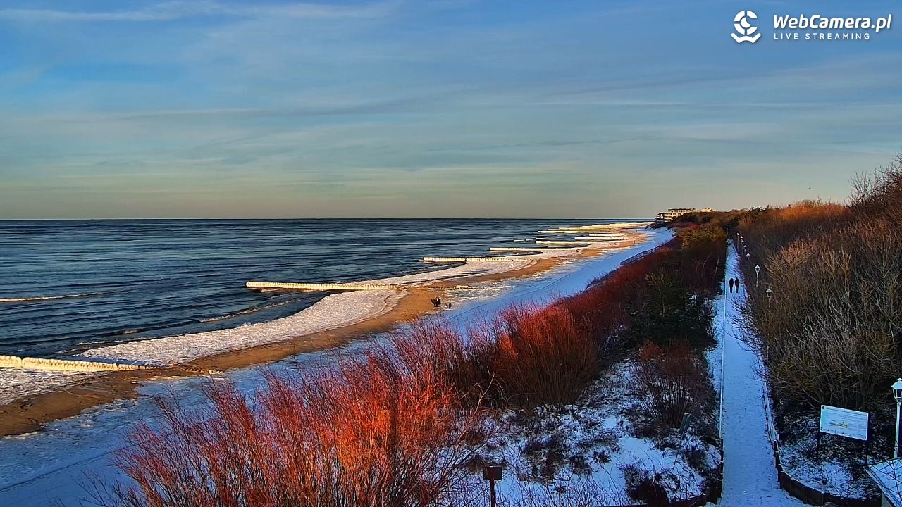 DZIWNÓW  - widok na plażę - 01 luty 2026, 15:45