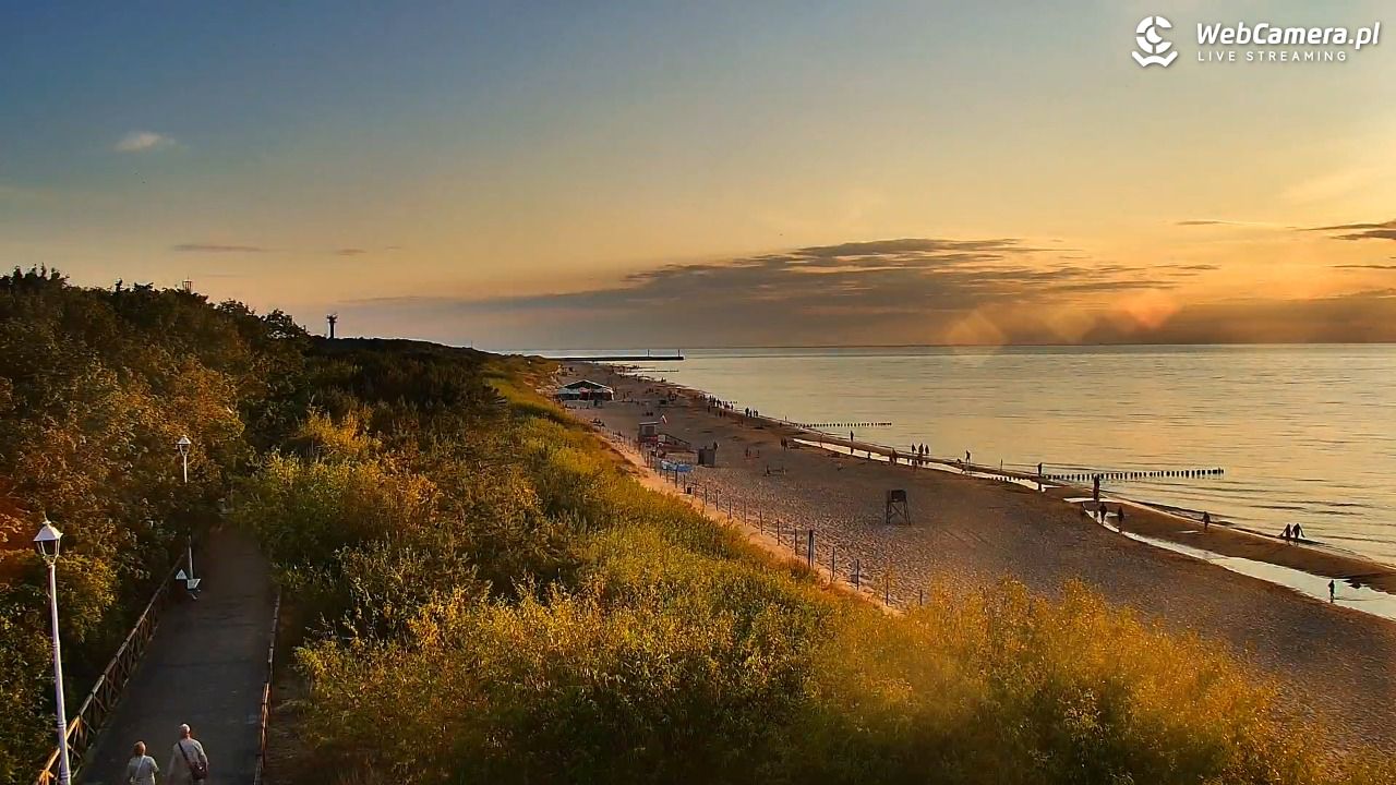 DZIWNÓW  - widok na plażę - 05 lipiec 2025, 20:44