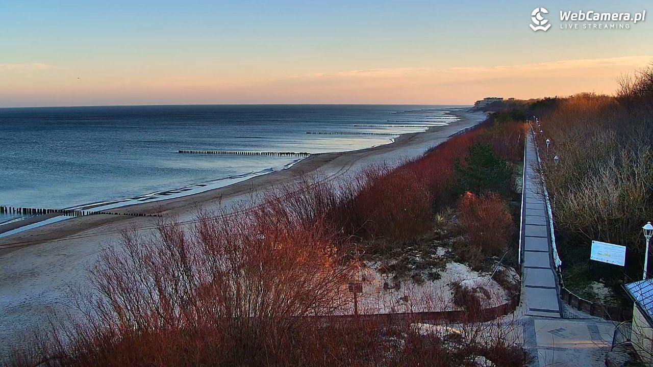 DZIWNÓW  - widok na plażę - 16 grudzień 2025, 09:15