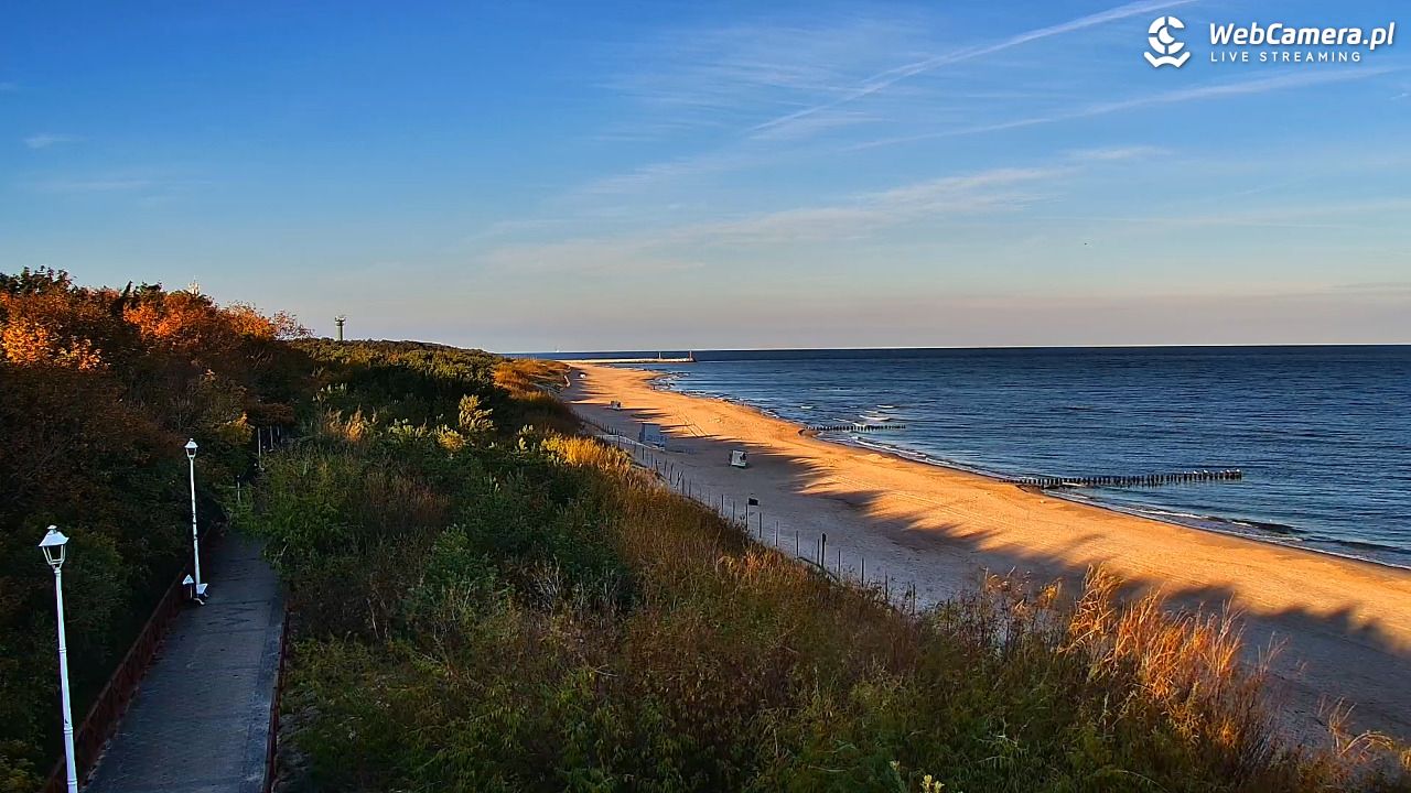 DZIWNÓW  - widok na plażę - 05 październik 2026, 06:30