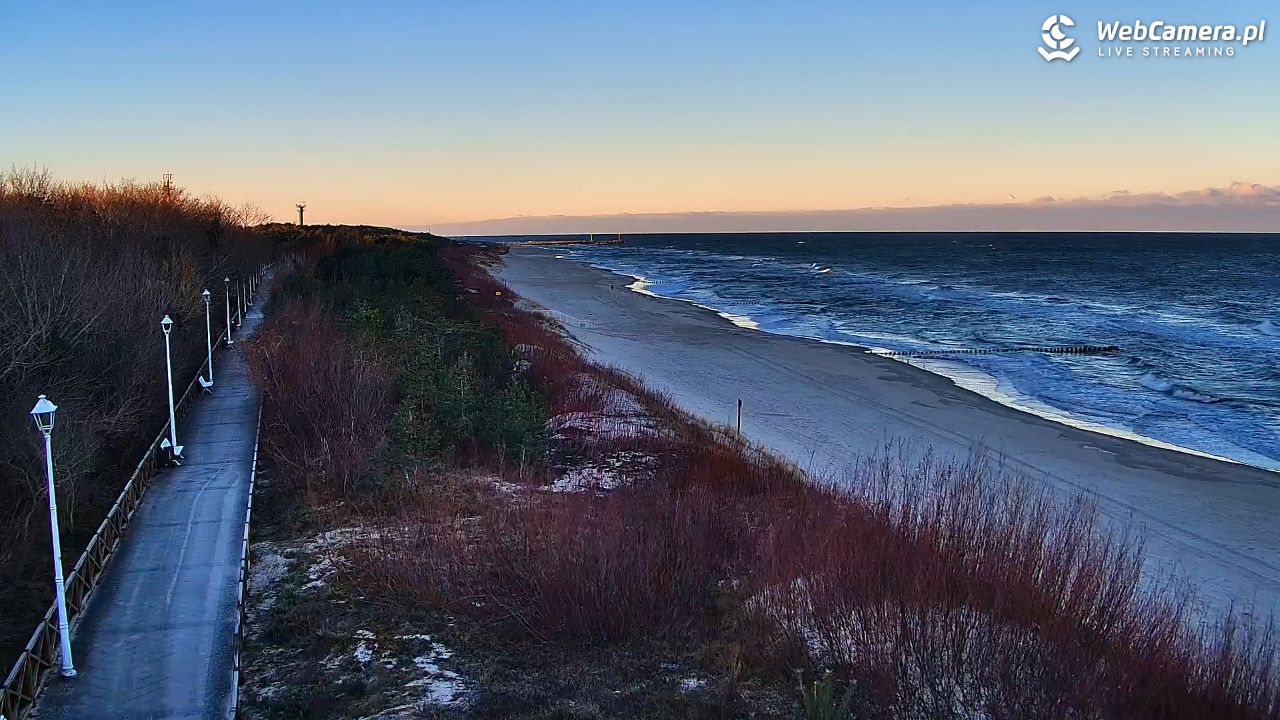 DZIWNÓW  - widok na plażę - 24 grudzień 2025, 09:09