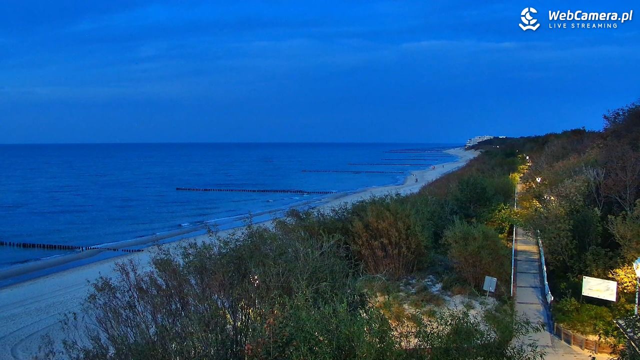 DZIWNÓW  - widok na plażę - 30 wresień 2026, 19:09