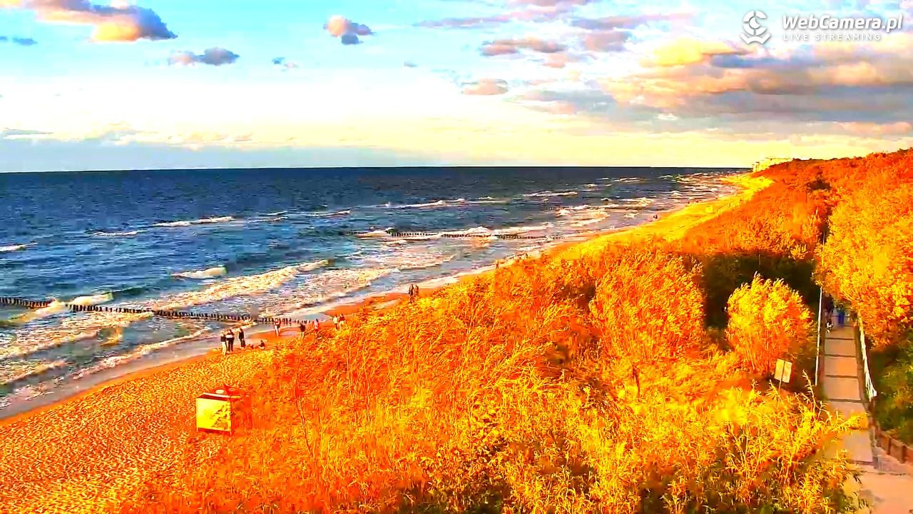 DZIWNÓW  - widok na plażę - 07 sierpień 2026, 20:08