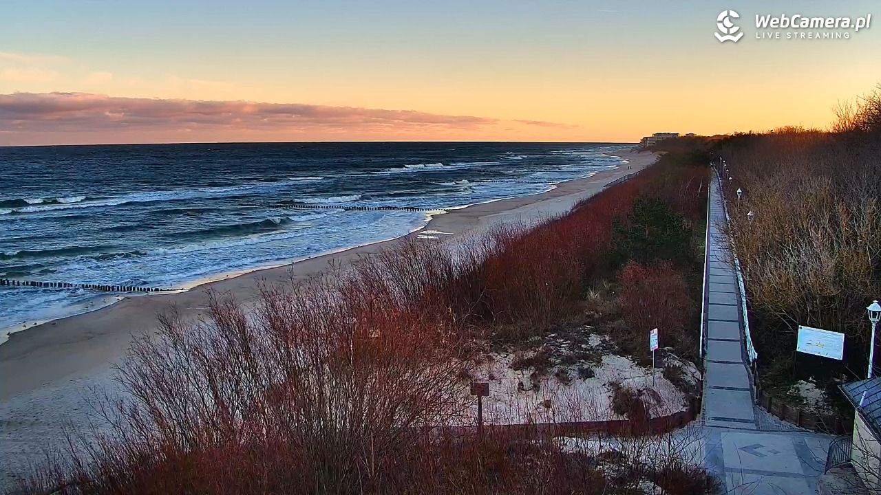 DZIWNÓW  - widok na plażę - 24 grudzień 2025, 08:46