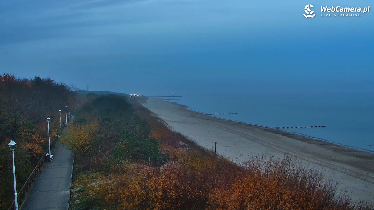 DZIWNÓW  - widok na plażę - 03 listopad 2025, 06:51