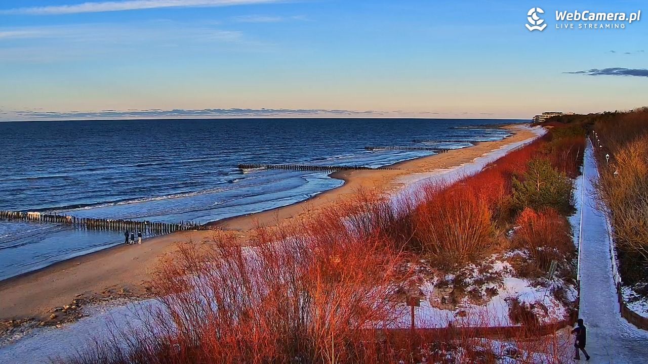 DZIWNÓW  - widok na plażę - 15 luty 2026, 16:18