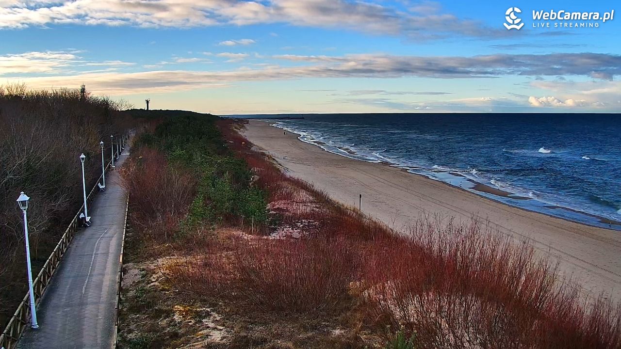 DZIWNÓW  - widok na plażę - 23 grudzień 2025, 13:17