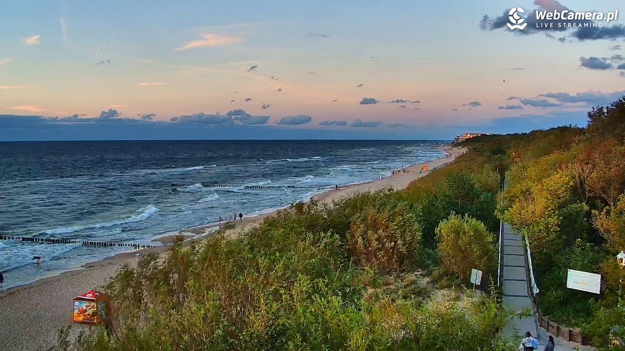DZIWNÓW  - widok na plażę - 07 sierpień 2026, 20:44