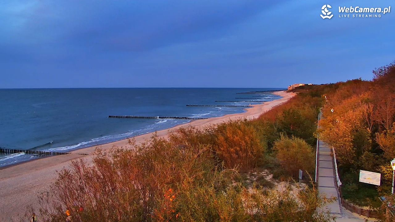 DZIWNÓW  - widok na plażę - 05 październik 2026, 16:44