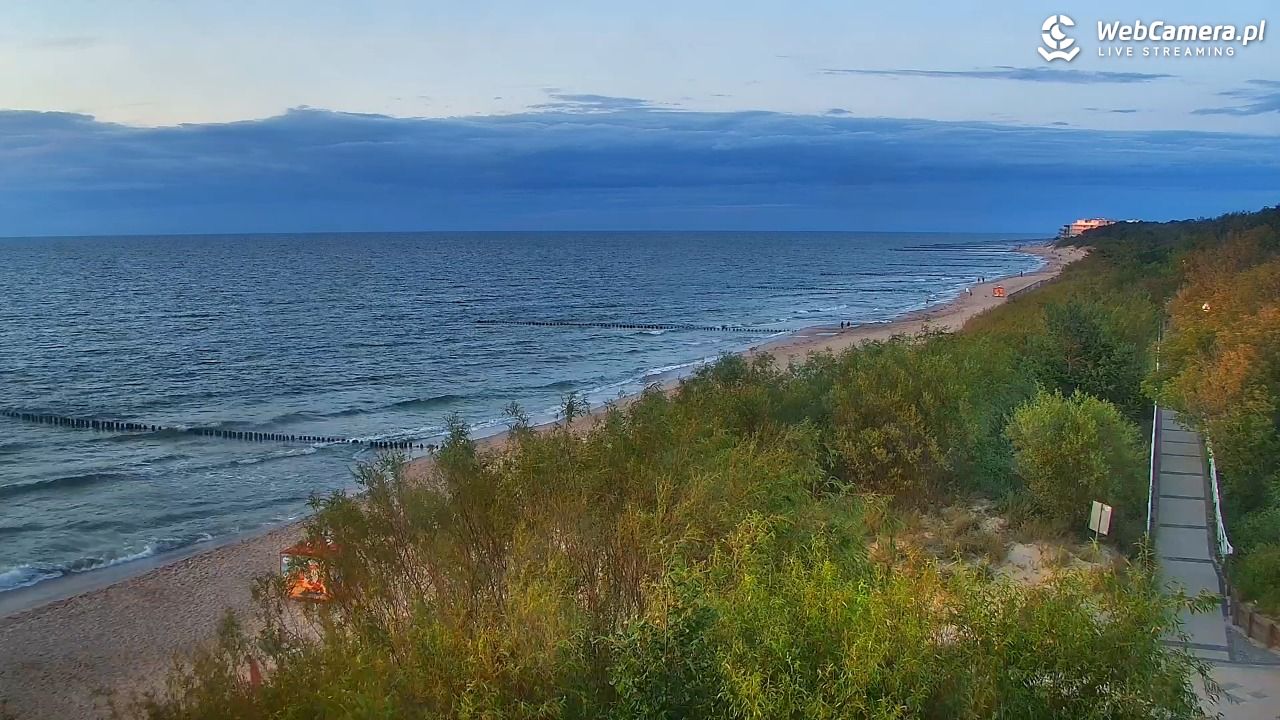 DZIWNÓW  - widok na plażę - 10 lipiec 2026, 21:36