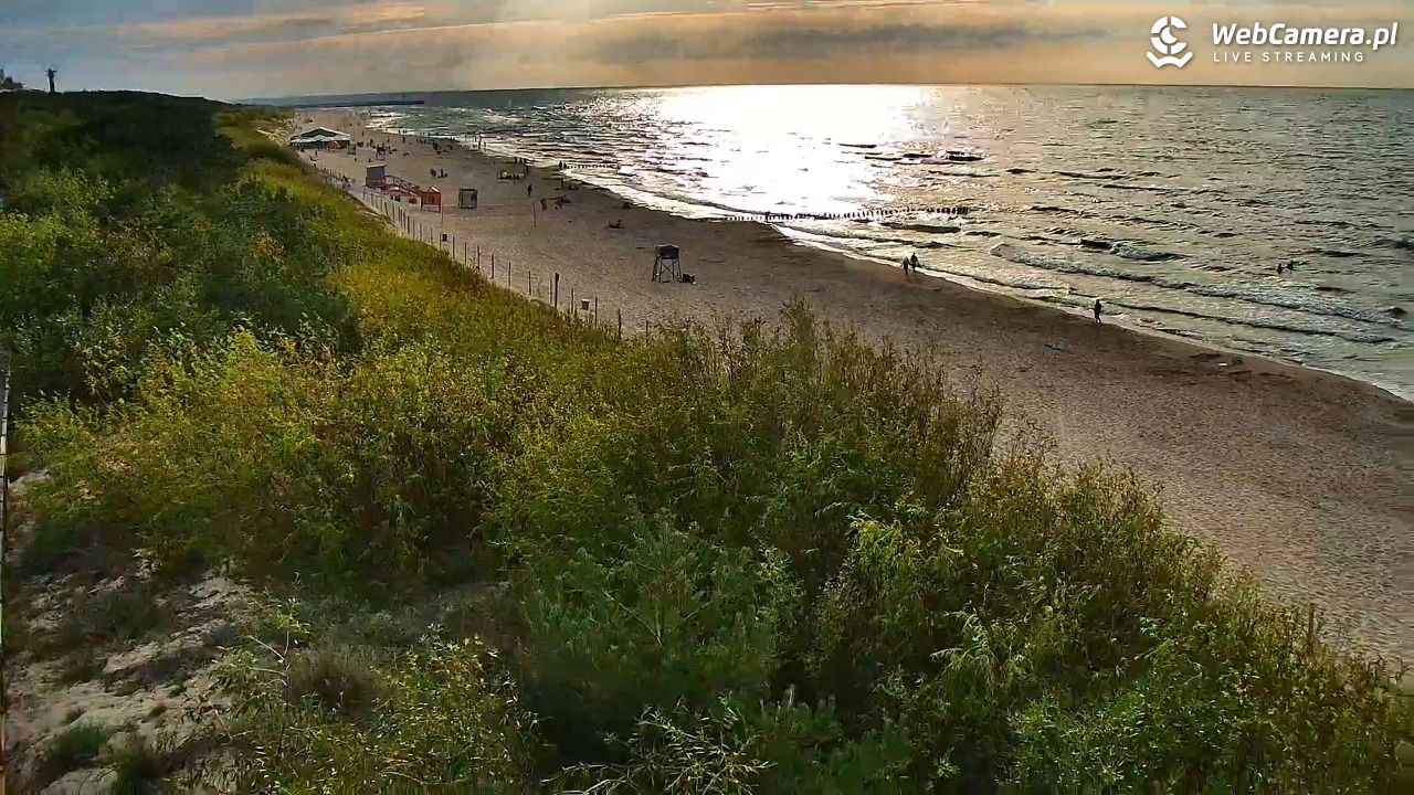 DZIWNÓW  - widok na plażę - 06 sierpień 2026, 18:49